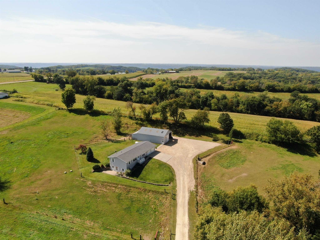 61988 Wildwood Drive, Prairie Du Chien