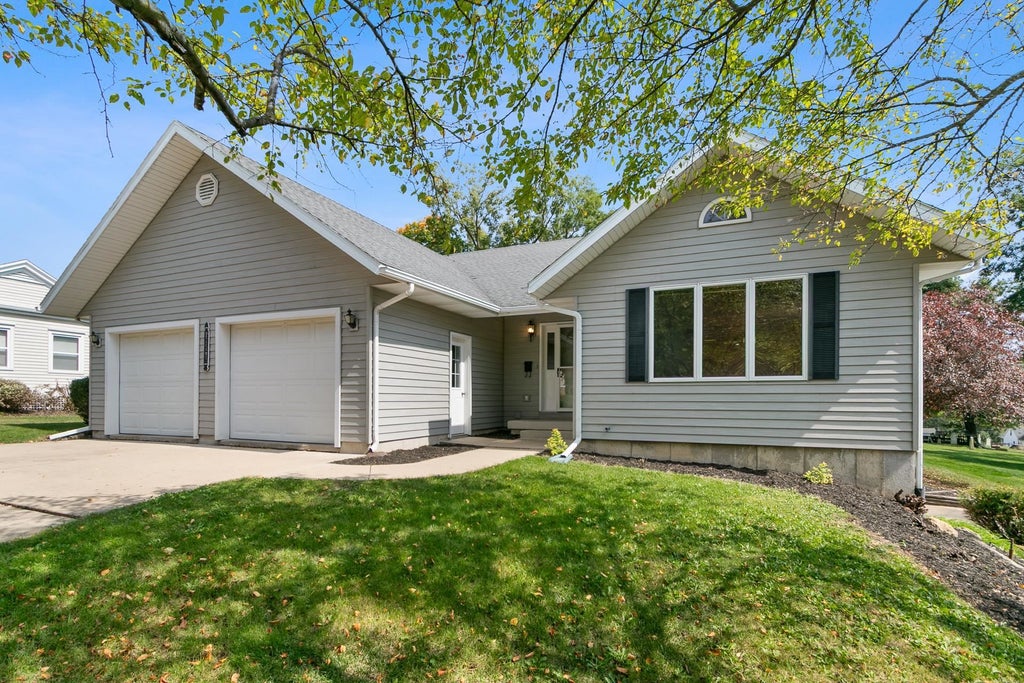 414 S Wisconsin Street, Mineral Point