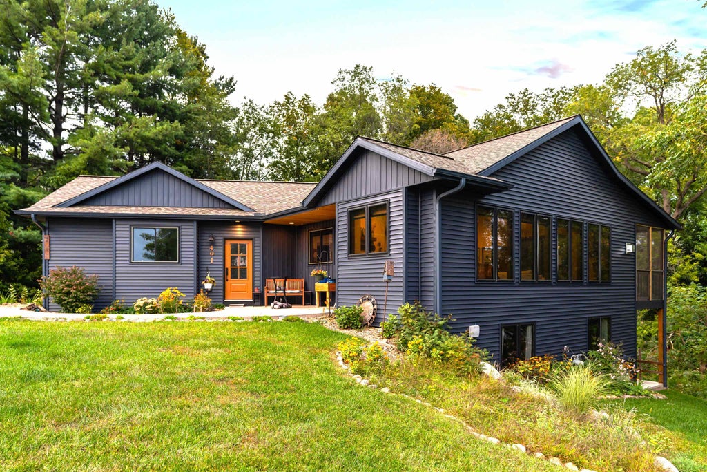 401 Inverness Terrace Court, Baraboo