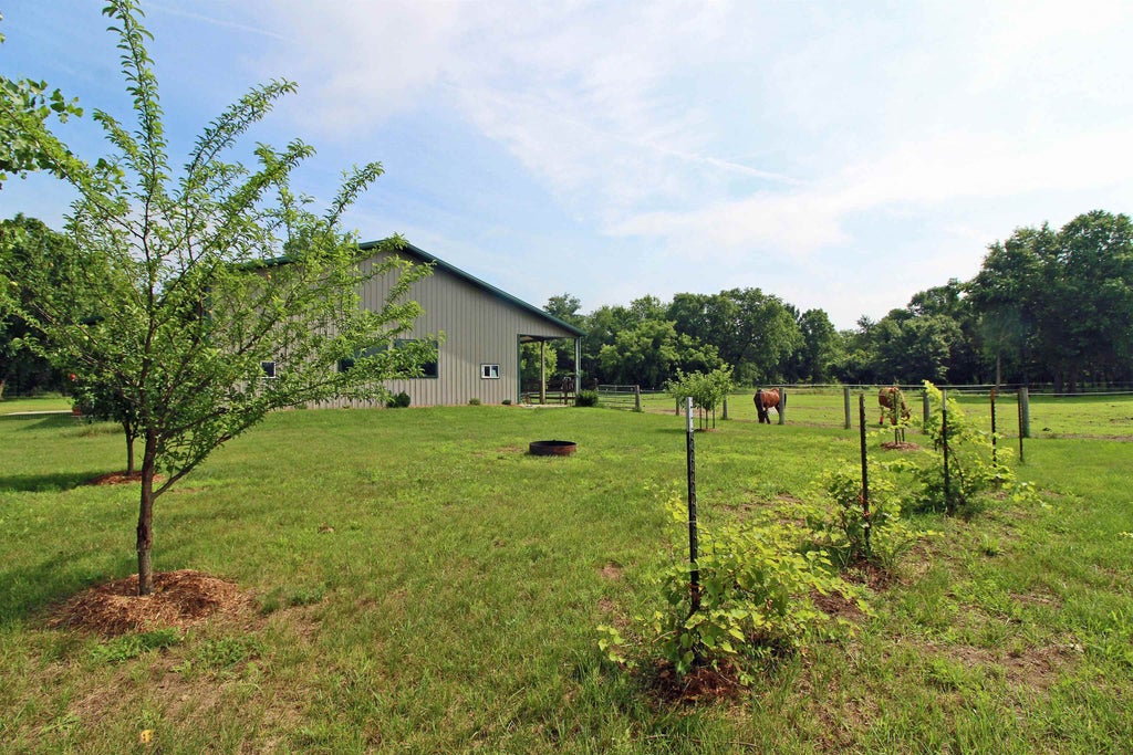 7750 Pine Road, Arena