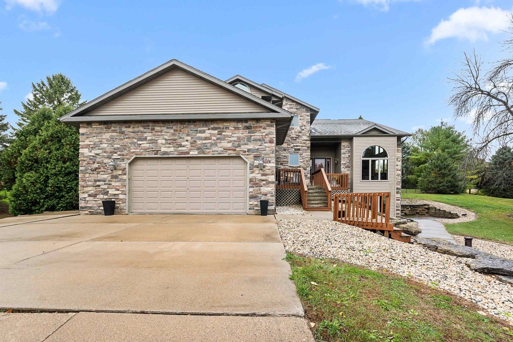 W8784 Eagle Road, Beaver Dam