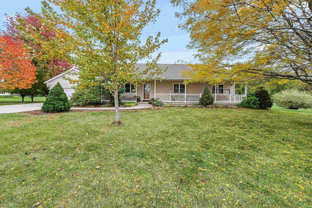 W9179 Sunset Bay Drive, Beaver Dam