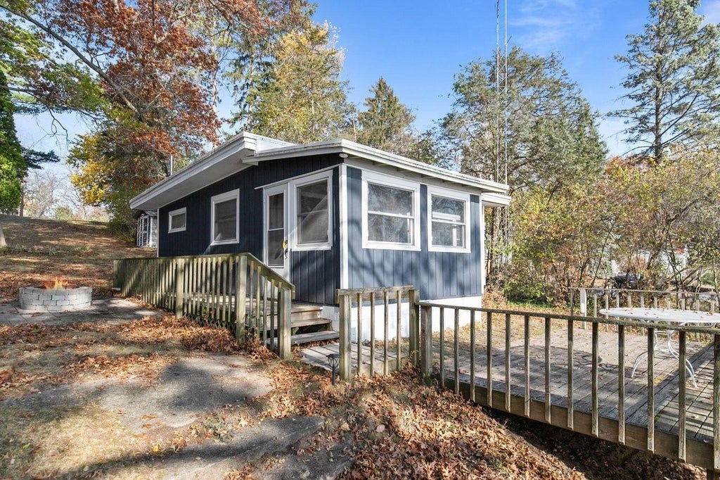 N4830 N Lakeshore Drive, Princeton