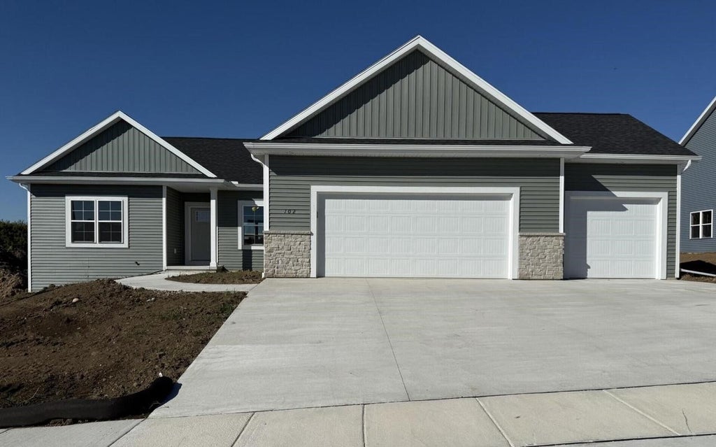 102 Chestnut Court, Theresa