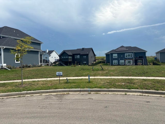 Photo of Listing #1955297