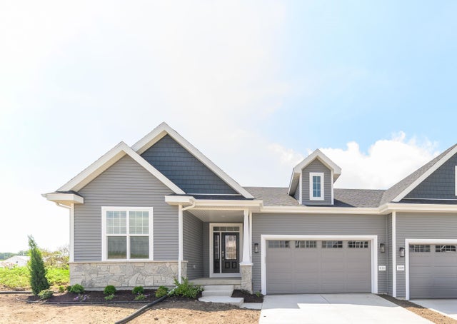 Photo of Listing #1996897