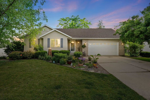 Photo of Listing #2002883