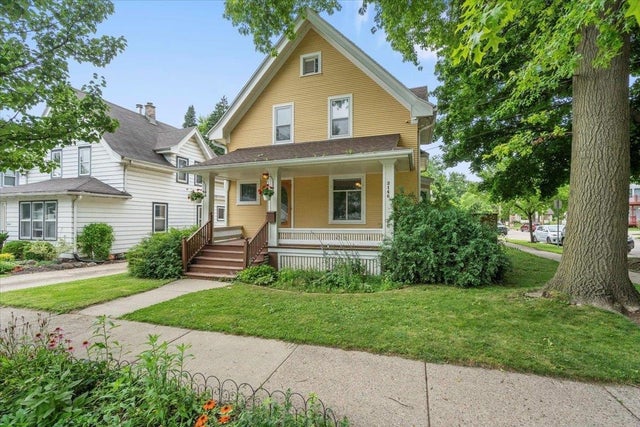 Photo of Listing #2004595