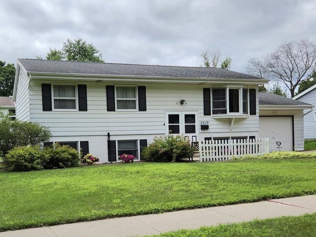 Photo of Listing #2004917