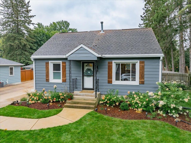 Photo of Listing #2007973