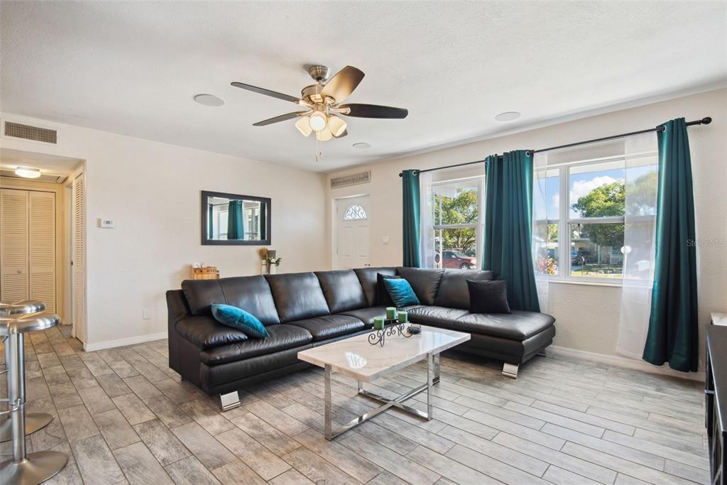 12210 106th Street, LARGO Property Listing MLS® T3417885