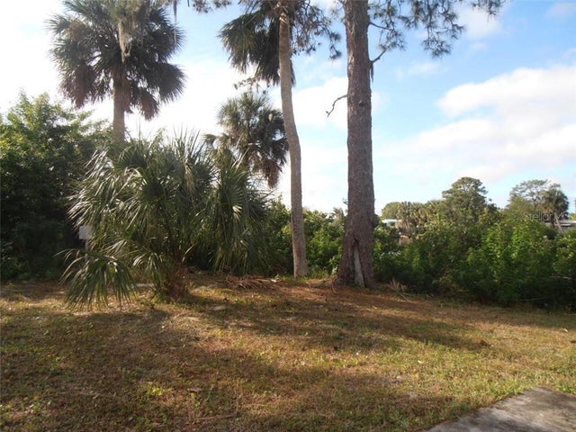 Photo of Listing #W7828686