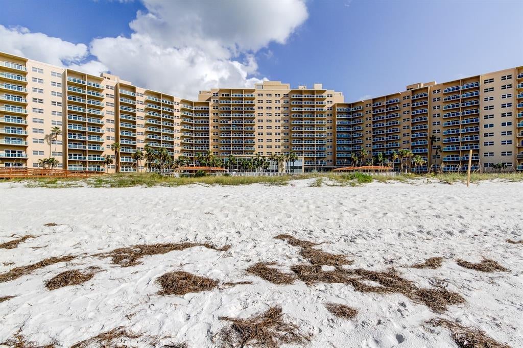 REGATTA BEACH CLUB CONDO Condominium Available For 449000 880