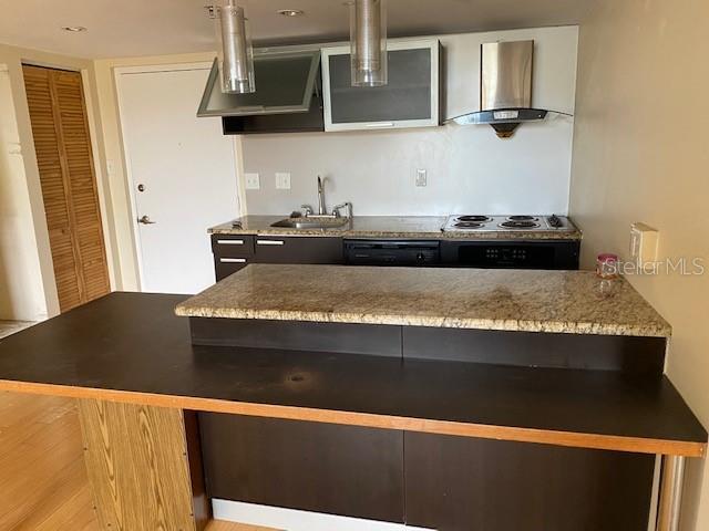Photo of Listing #U8109780