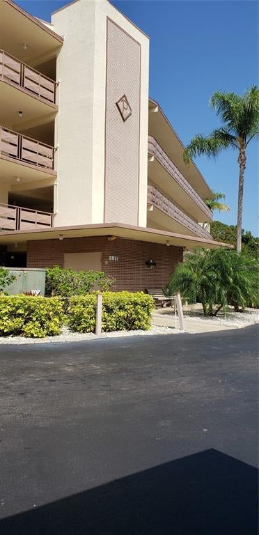 Photo of Listing #U8120617