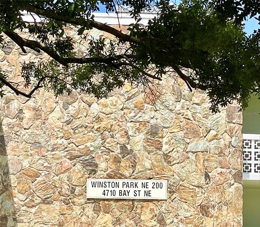 Photo of Listing #U8135339