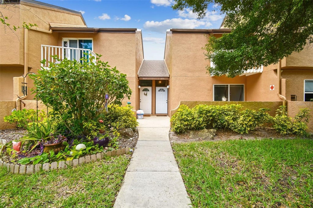 1805 Clearbrooke Drive 1805, CLEARWATER Property Listing MLS® U8198921
