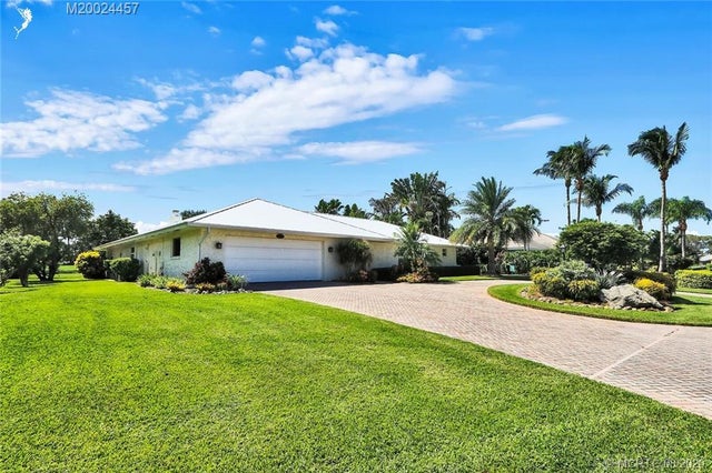 houses for sale yacht and country club stuart fl