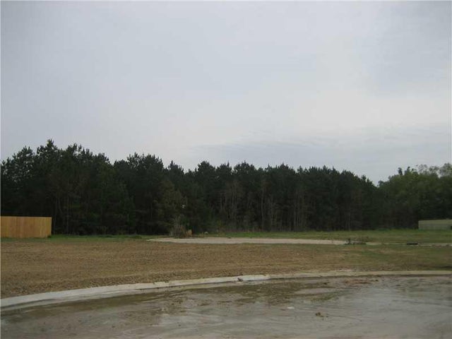 Veteran's Av, Ponchatoula