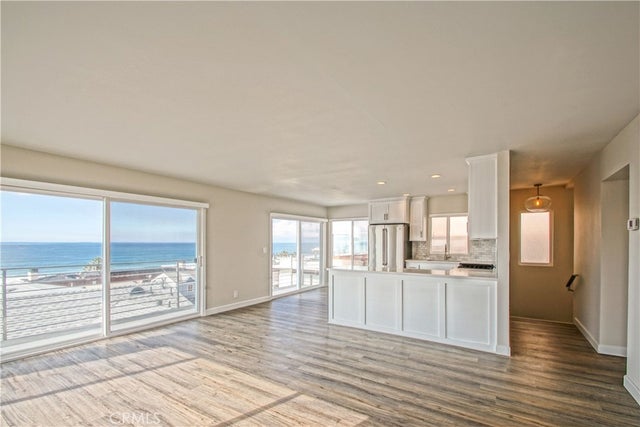 Photo of Listing #SB23096397