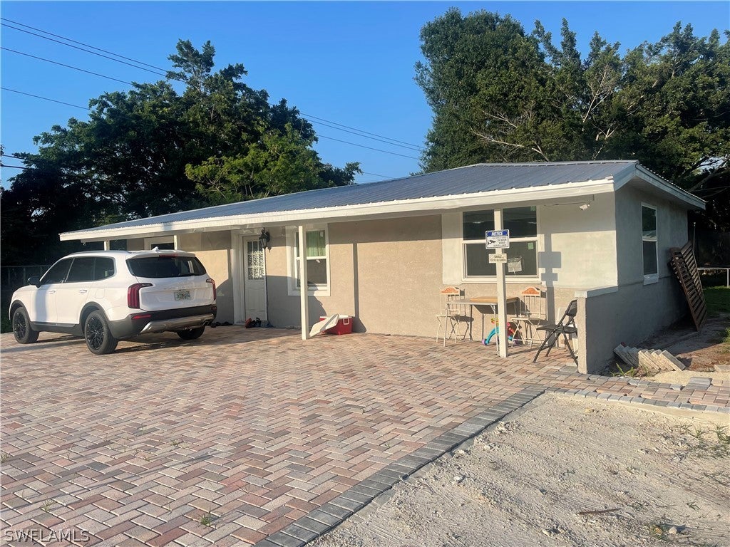 IMMOKALEE Real Estate - View SW FL MLS #222035562 at 112 White Way in ACREAGE HEADER at ACREAGE HEADER 