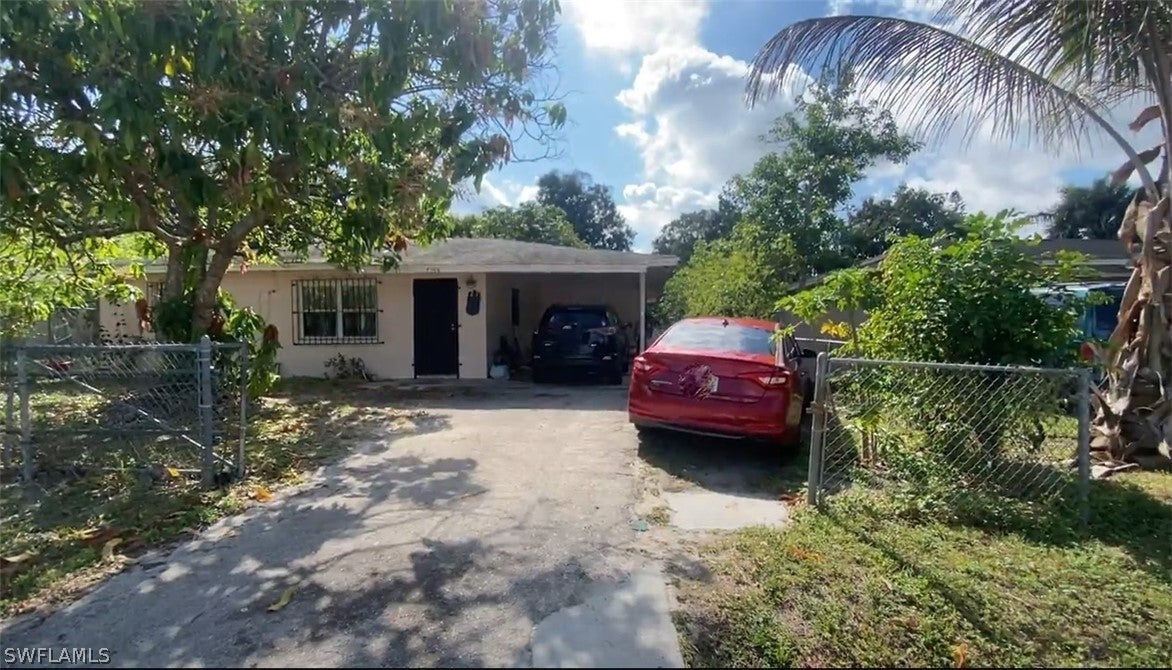 SW Florida Home for Sale - View SW FL MLS Listing #222036767 at 5354 Carlton St in NAPLES, FL - 34113