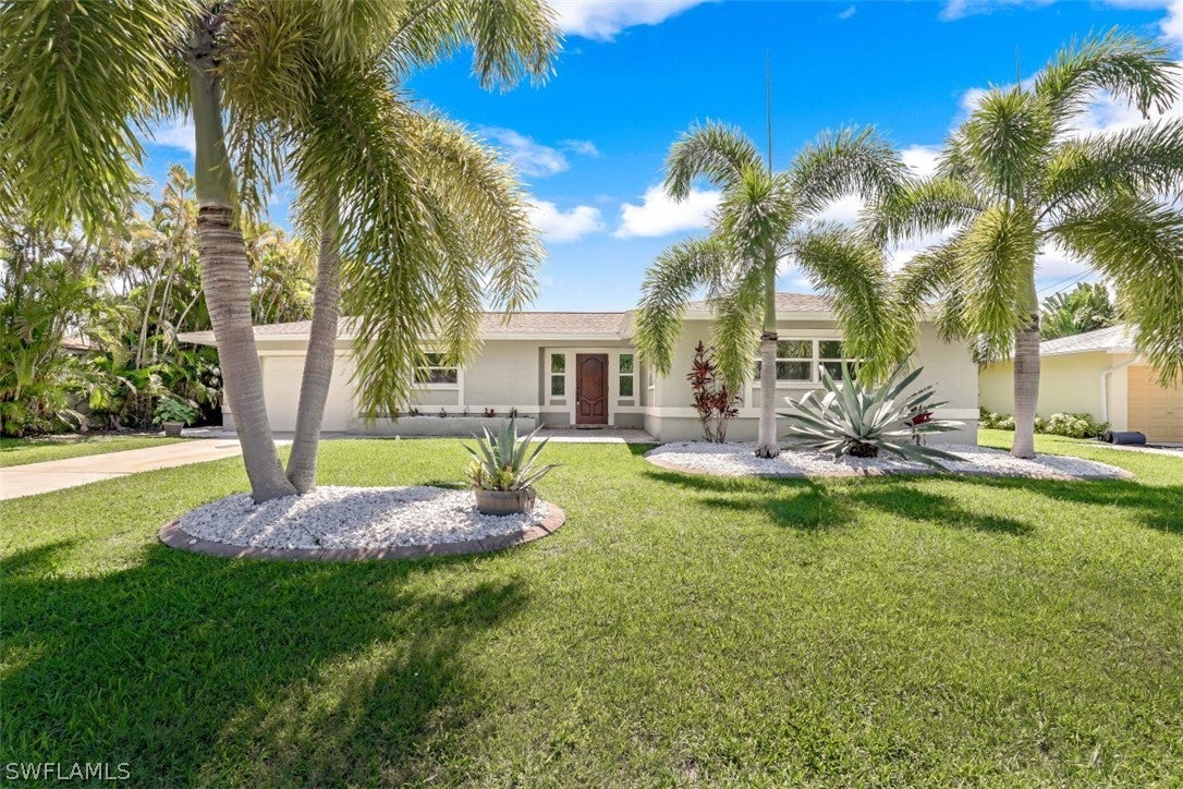 CAPE CORAL Real Estate - View SW FL MLS #222043456 at 5118 York Ct in CAPE CORAL in CAPE CORAL, FL - 33904