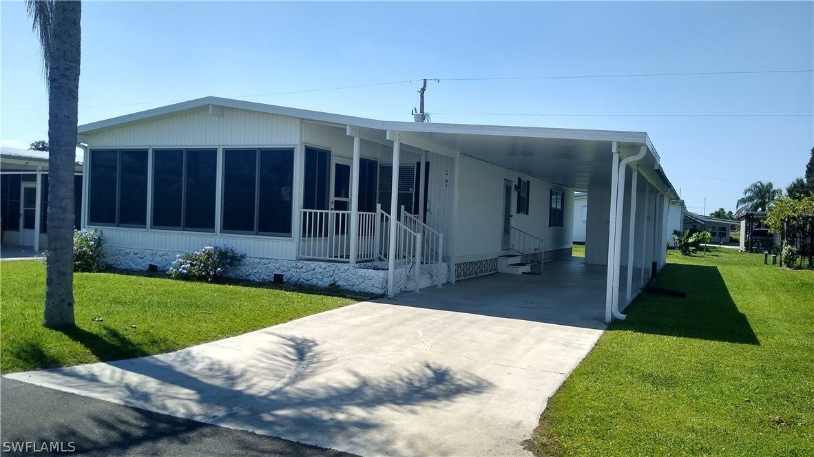 SW Florida Home for Sale - View SW FL MLS Listing #222072675 at 2791 Deerfield Dr in NORTH FORT MYERS, FL - 33917