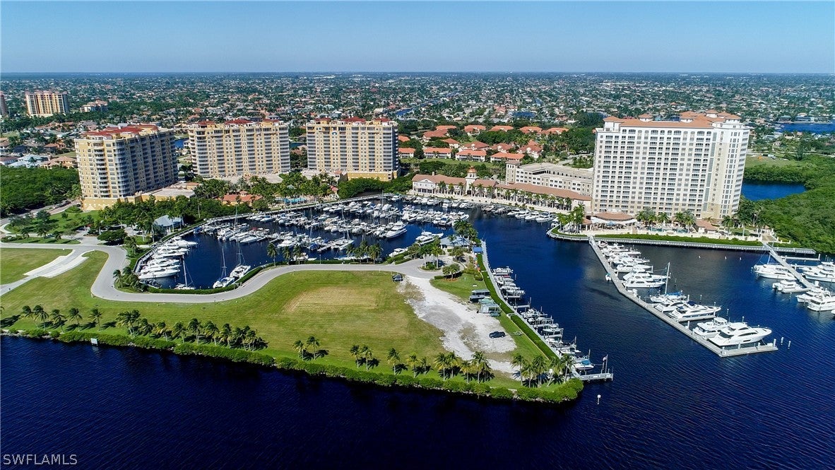 TARPON LANDINGS Home for Sale - View SW FL MLS #222077303 at 6081 Silver King Blvd 903 in TARPON POINT MARINA in CAPE CORAL, FL - 33914