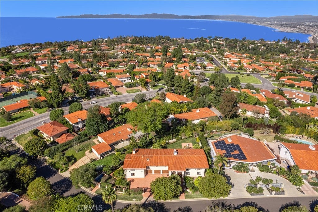 2209 Via Cerritos
