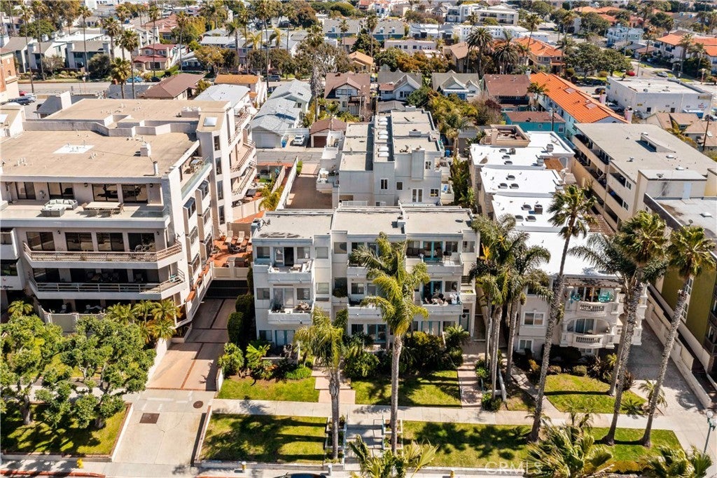 516 Esplanade E
