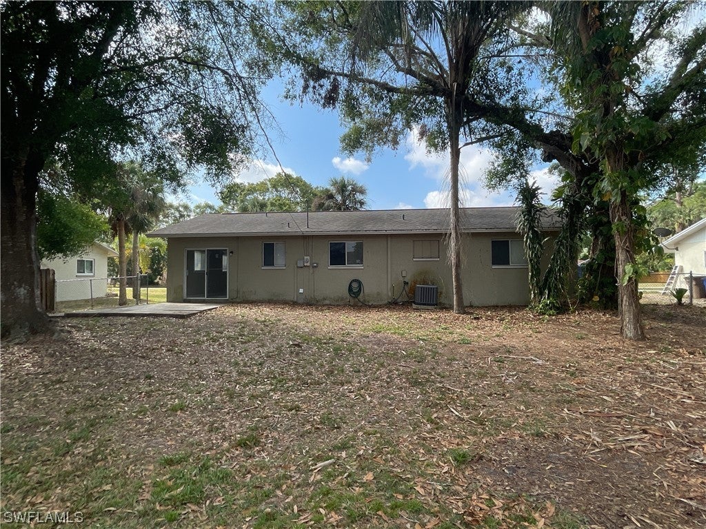 FORT MYERS SHORES Real Estate - View SW FL MLS #223026575 at 13920 Nassau St in FORT MYERS SHORES in FORT MYERS, FL - 33905