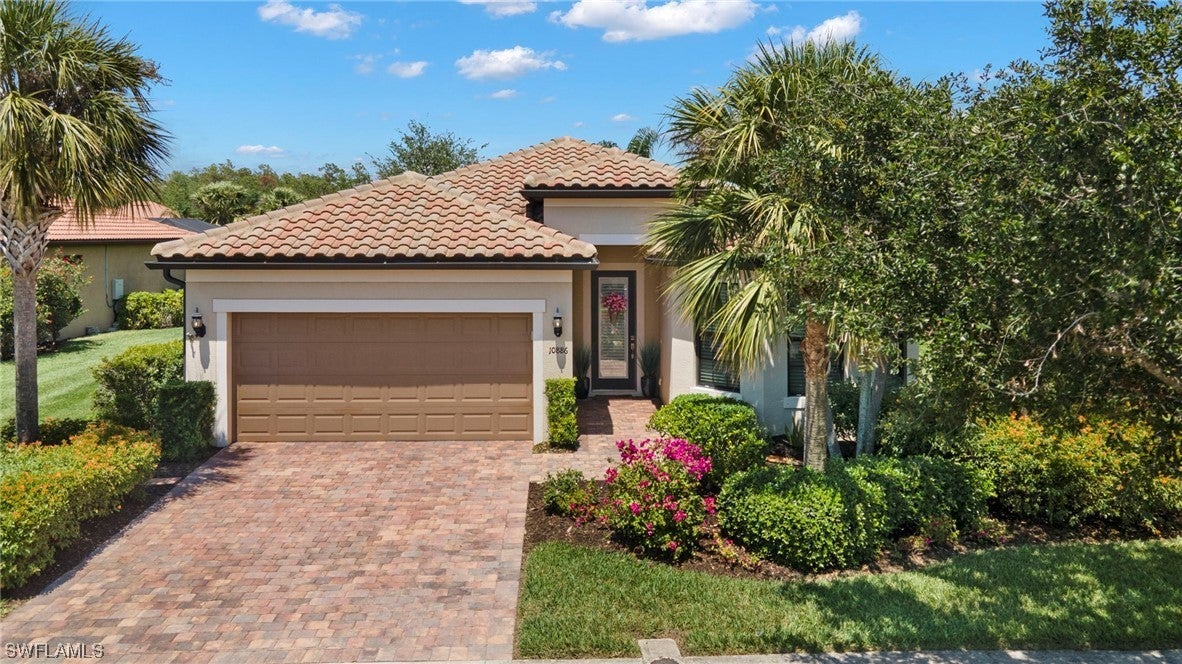 THE PLANTATION Real Estate - View SW FL MLS #223032143 at 10886 Rutherford Rd in BRIDGETOWN in FORT MYERS, FL - 33913