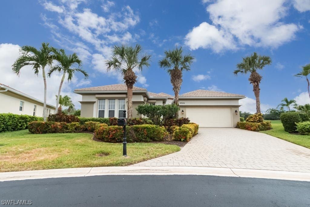 SW Florida Home for Sale - View SW FL MLS Listing #223036889 at 10504 Bellagio Dr in FORT MYERS, FL - 33913