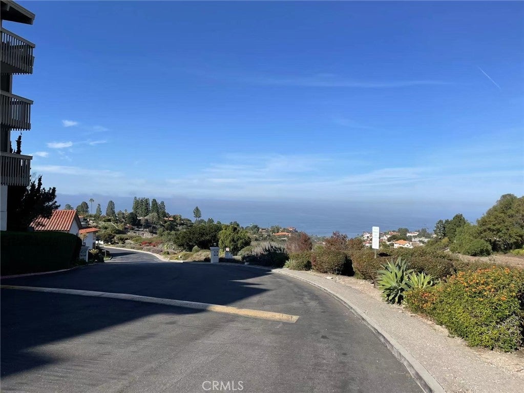 6542 Ocean Crest Drive D207