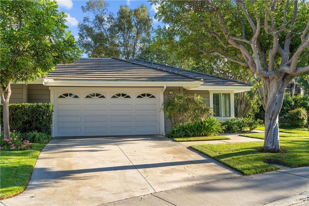 Photo of Listing #OC21218947