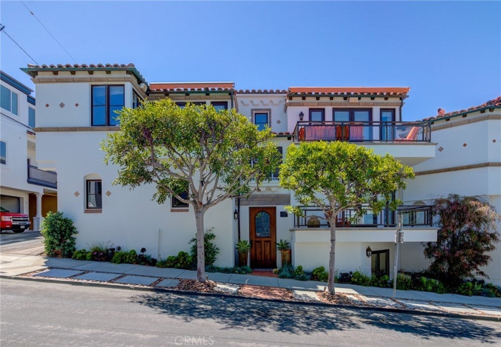 99 Bayview Drive