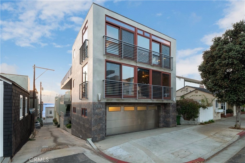 1309 Manhattan Avenue