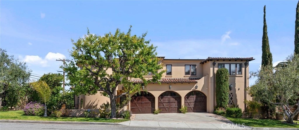 300 N Dianthus Street