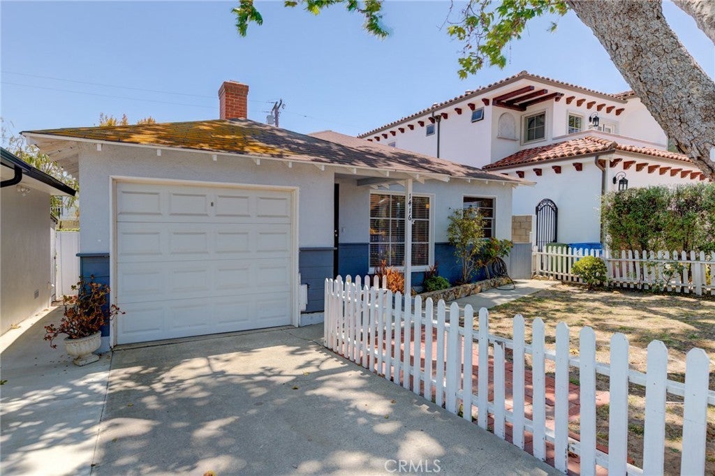1416 Walnut Avenue