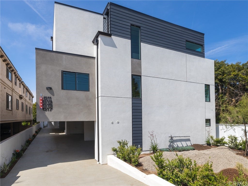 615 Aviation Way
