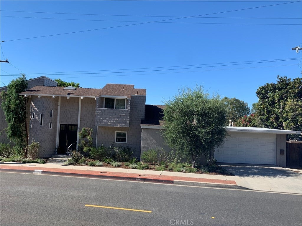 215 S Valley Drive