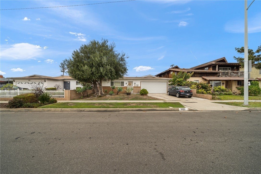 3153 W 155th Street