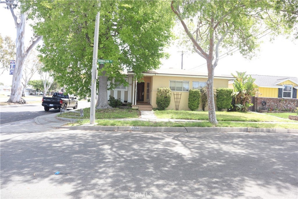 1204 Kornblum Avenue