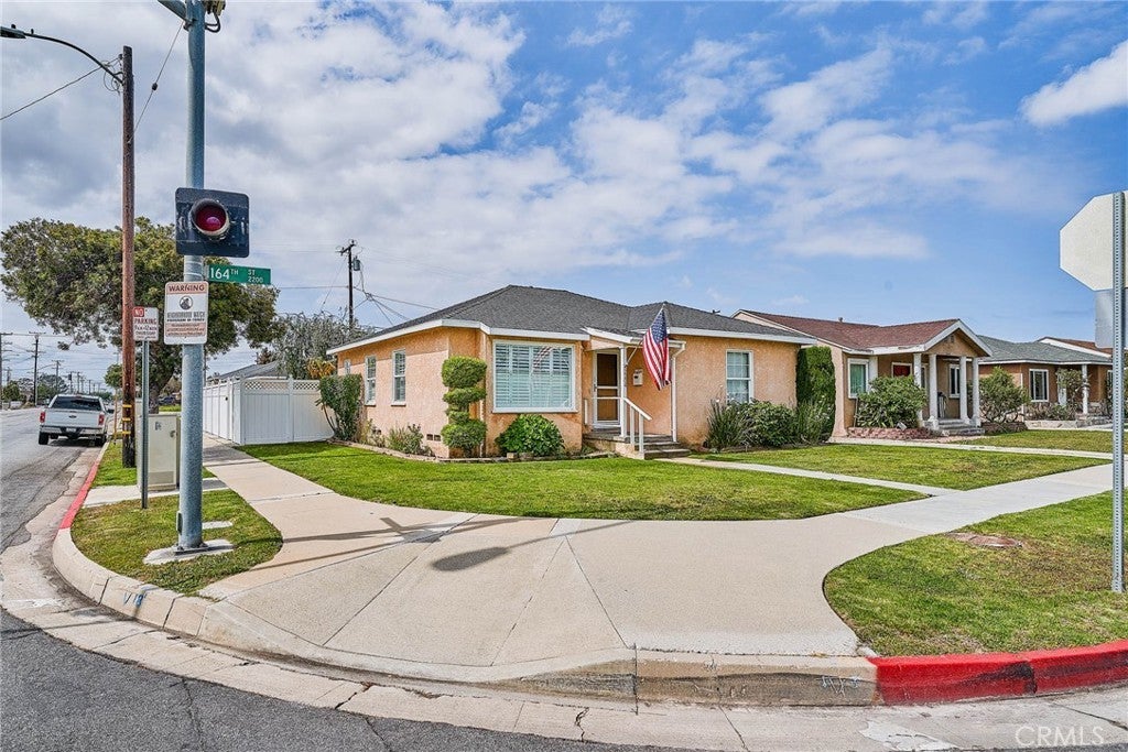 2204 W 164th Street