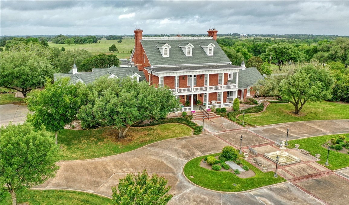 5211 Cedar Hill Road, Brenham TX Real Estate Listing MLS® 1663655