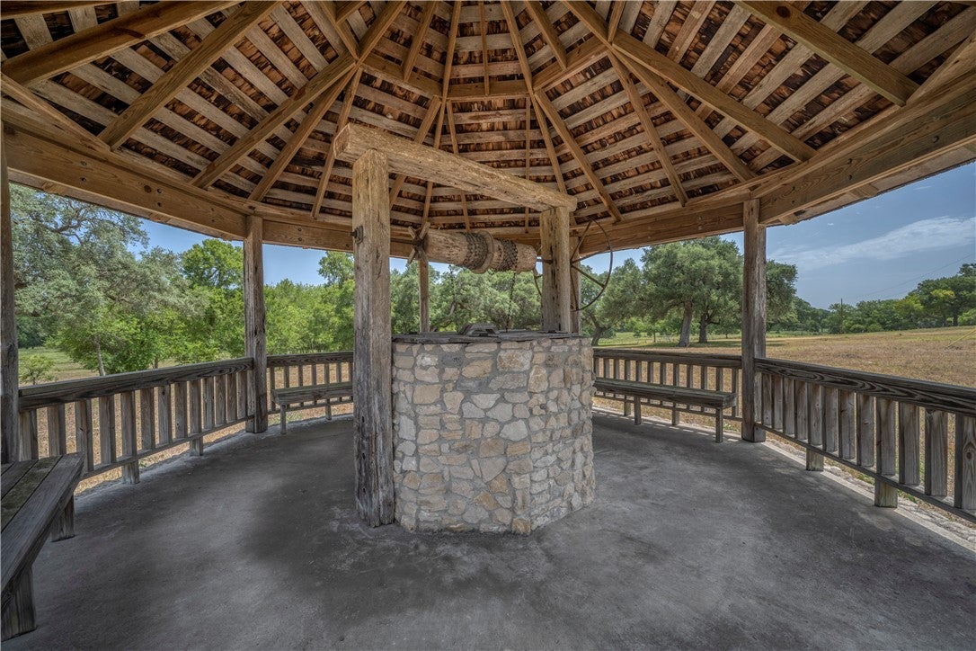 5211 Cedar Hill Road, Brenham TX Real Estate Listing MLS® 1663655