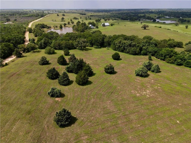 Waelder Real Estate Listing