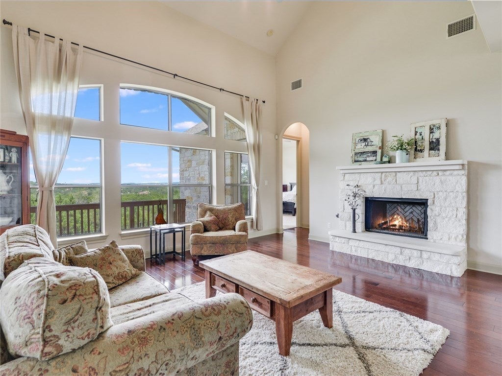 15204 Barrie Drive, Lakeway TX Real Estate Listing MLS® 9287542