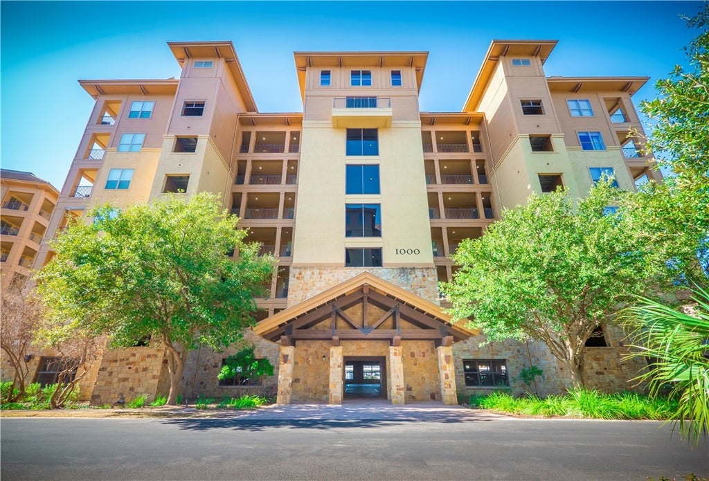 Lake LBJ Waterfront Condos & Townhomes For Sale